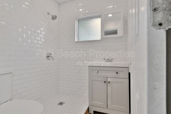 Foto del edificio - 825 Truman St