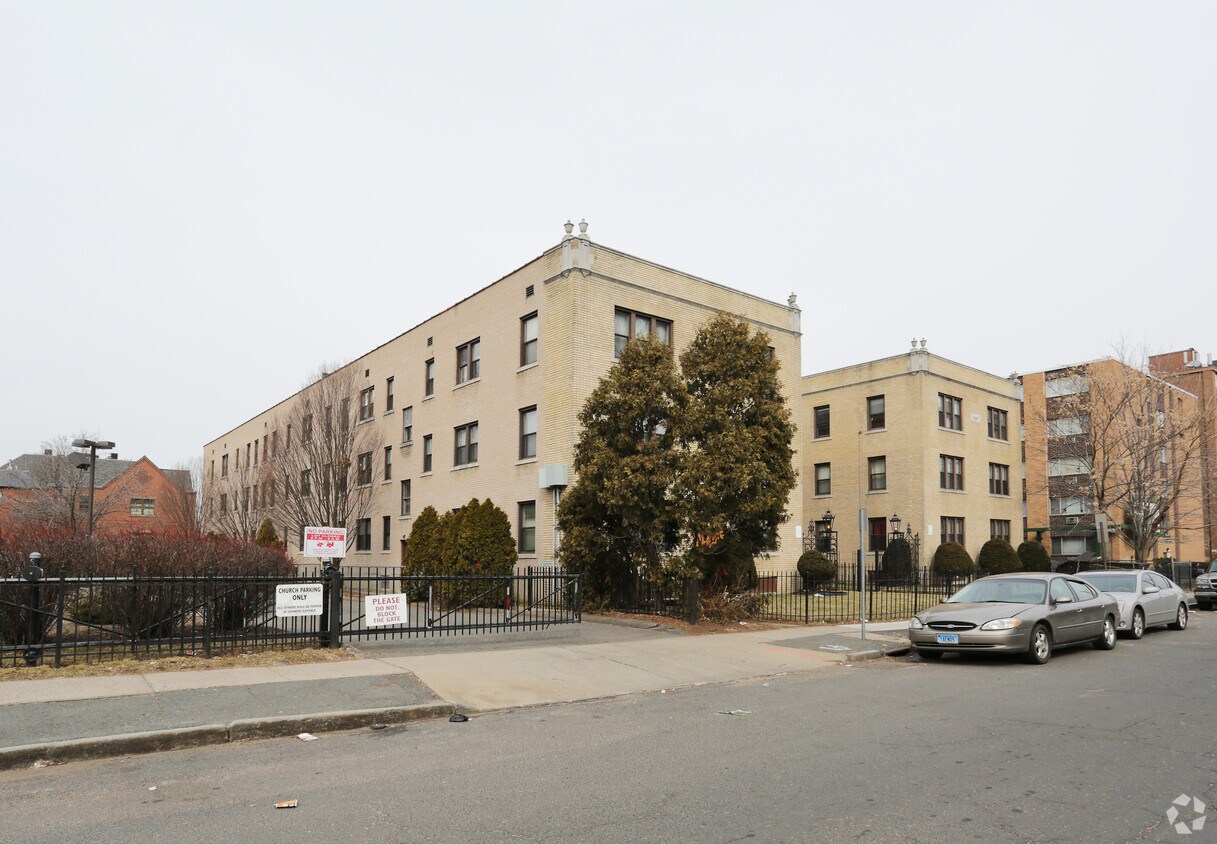 Building Photo - Sumner Apartments