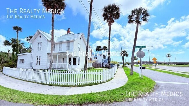 Building Photo - 502 Rio Vista Ave