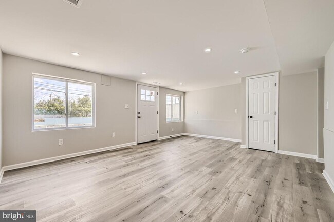 Foto del edificio - 4111 Sunnyside Ave