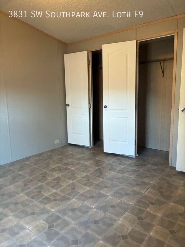 Foto del edificio - 3831 SW South Park Ave