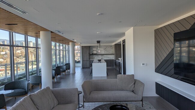 Building Photo - 755 Harbourside Dr