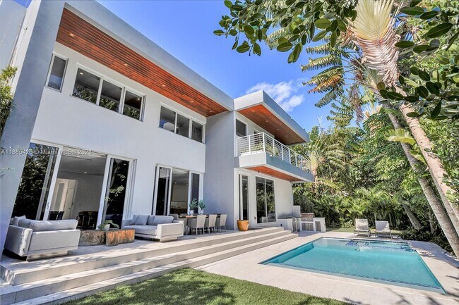 Foto del edificio - 425 Harbor Dr