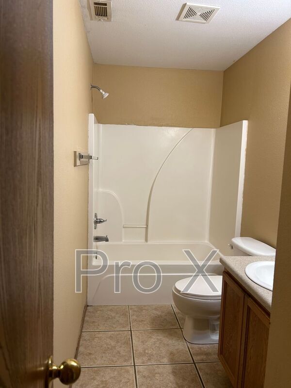 Building Photo - 311 E Laura St