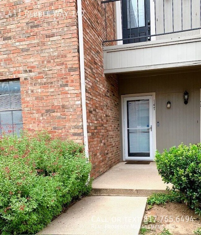 Foto del edificio - Great North Arlington condo available now