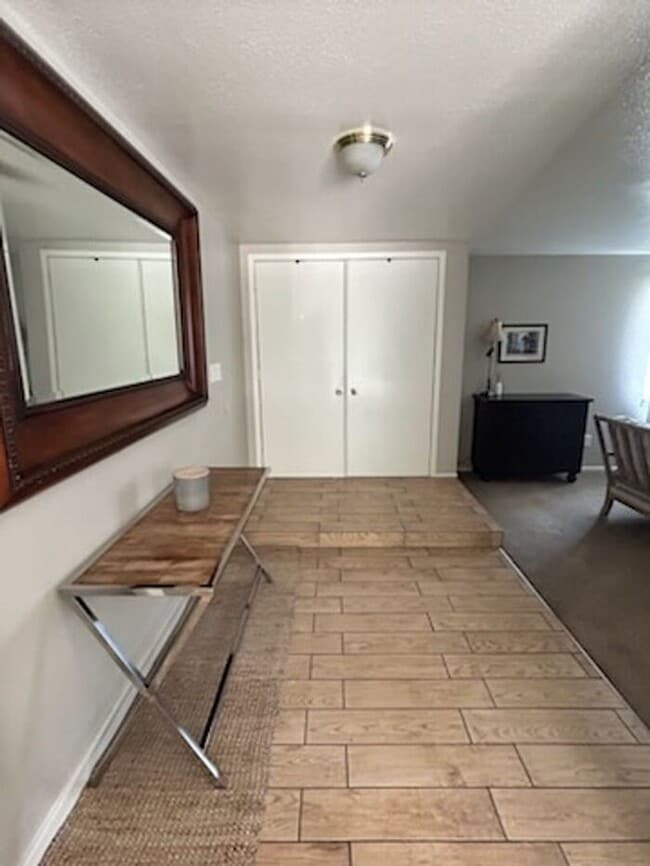 Foto del edificio - 5 bdrm 3 bth Home 2 Car Garage