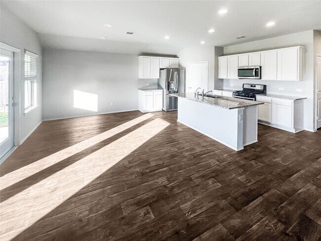 Foto del edificio - 5906 Warm Bungalow Ln