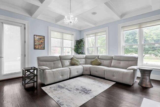 Building Photo - Modern Luxury Living in the Heart of Victorian Village