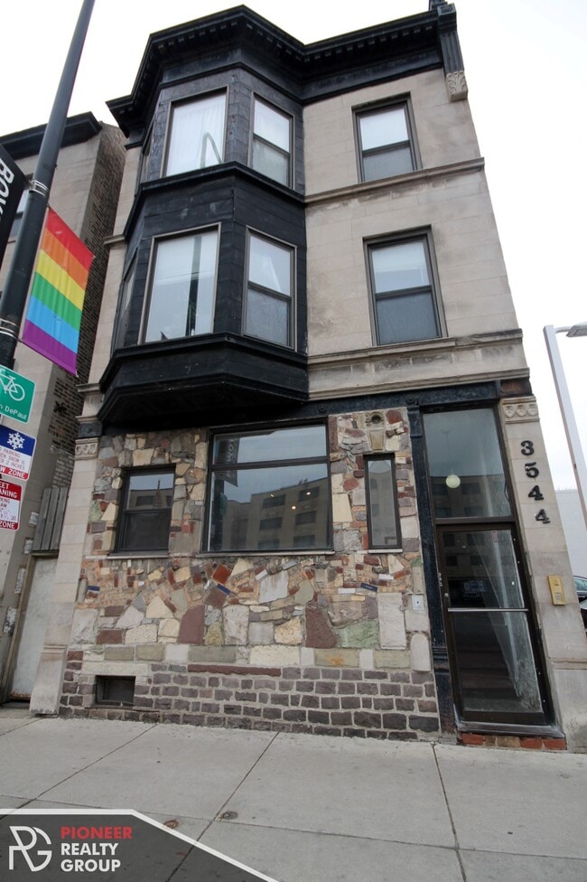 Building Photo - 3542 N Halsted St