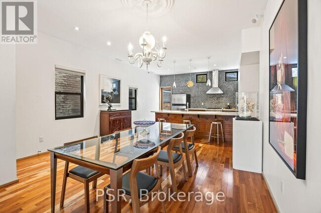 Photo du bâtiment - 2068 Dundas St W