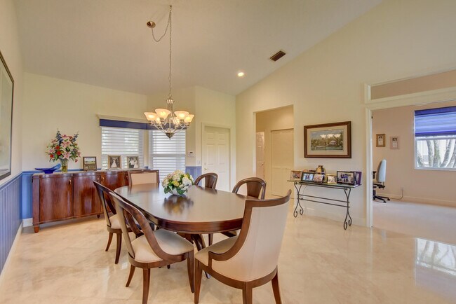 Foto del edificio - 7124 Ashford Ln