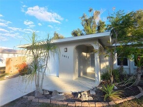 Building Photo - 1051 Acadia Rd