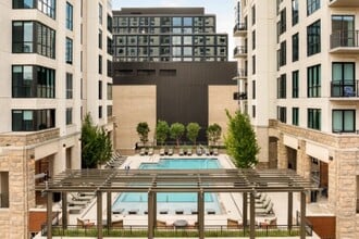 Building Photo - The Everett-Nashville Yards