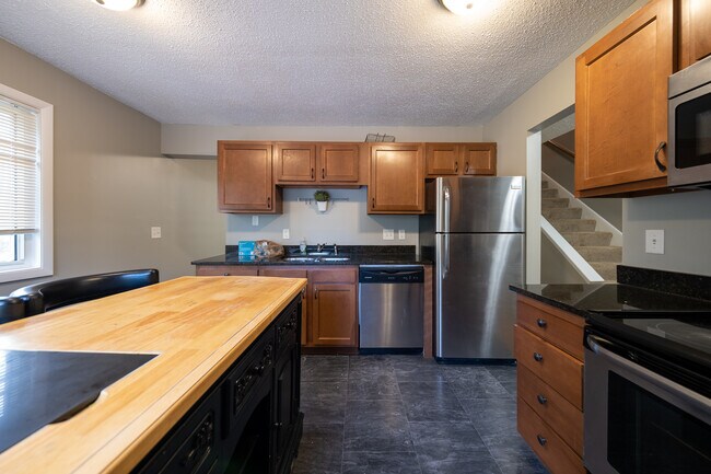 Building Photo - 2370 Dorland Ln