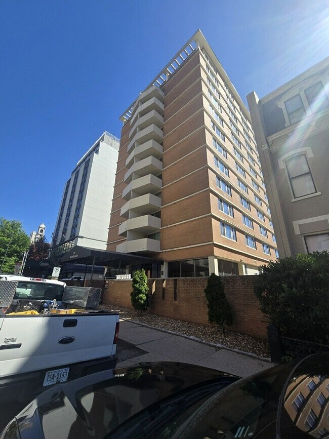 Building Photo - 311 W Franklin St