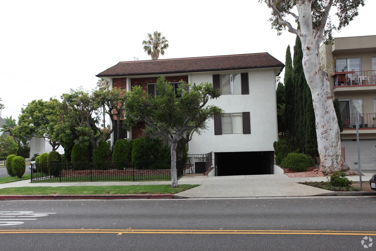 Primary Photo - 625 Washington Ave