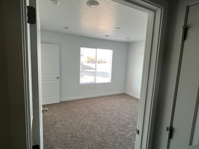 Primary Bedroom - 3303 E Elkhorn Ln