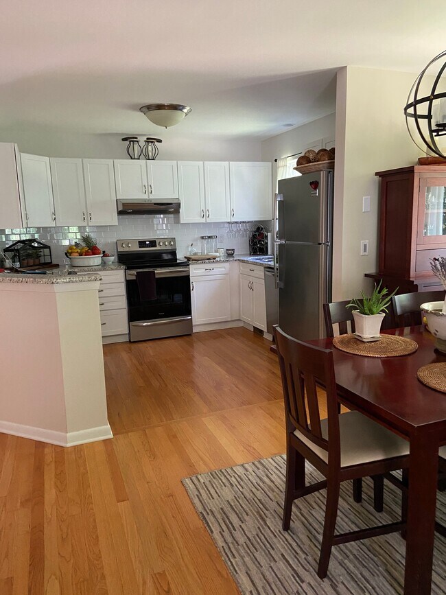 Foto del edificio - 1124 Fern Hollow Dr