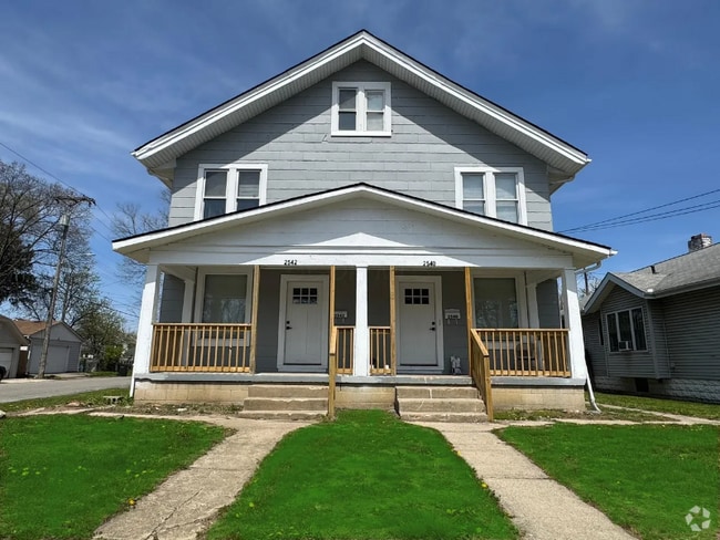 Building Photo - 2540-2542-2542 Steele Ave