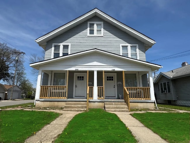 Building Photo - 2540-2542-2542 Steele Ave