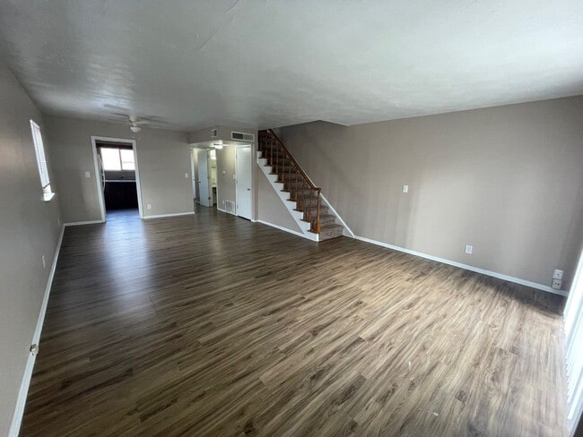 Foto del edificio - 720 W Centennial Ave