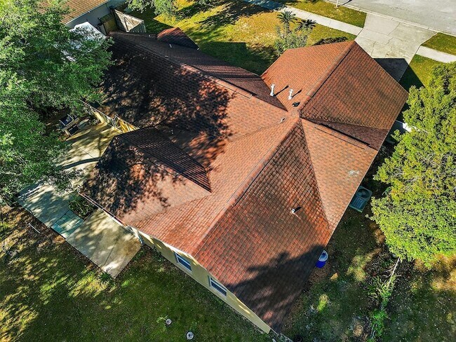 Foto del edificio - 1020 High Ridge Ct