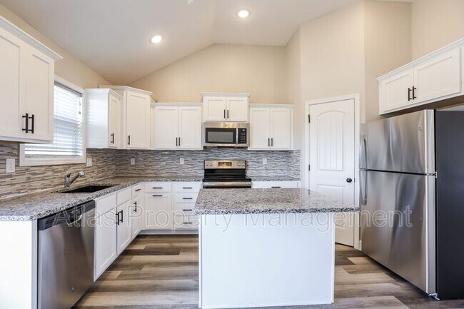 Foto del edificio - 7816 N Tipton Ave
