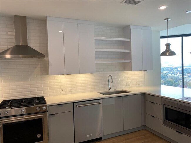 Foto del edificio - 788 West Marietta St NW