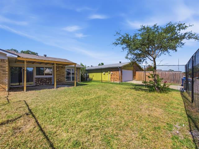 Foto del edificio - 3114 Nutmeg Ln