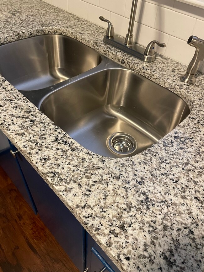 Building Photo - 224 Bridgefield Pl