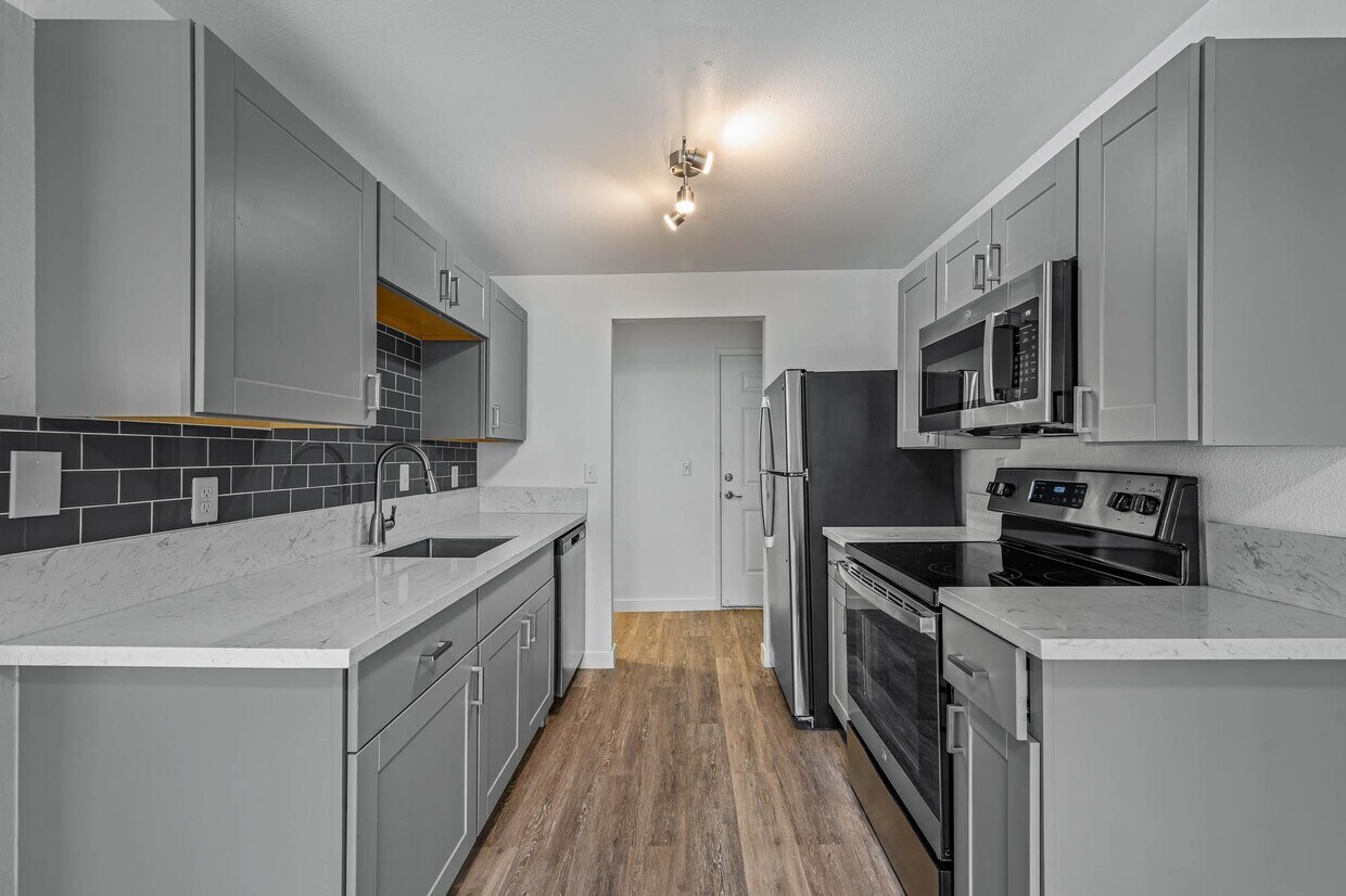 Oak Iron Flats Apartments