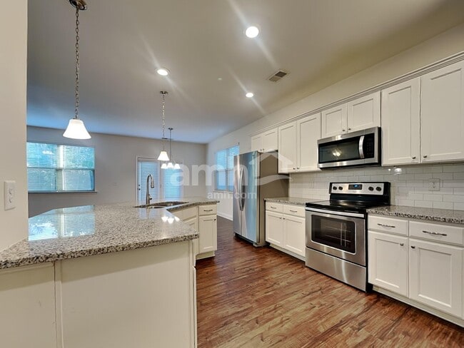 Foto del edificio - 1682 Weatherbrook Cir