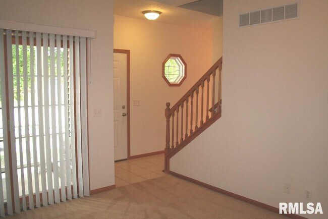 Foto del edificio - 2405 Devils Glen Rd