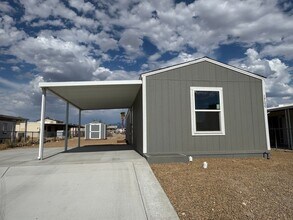 Building Photo - 1700 Yale Dr