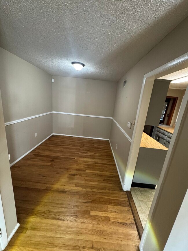 Foto del edificio - 4914 Durbin Ave