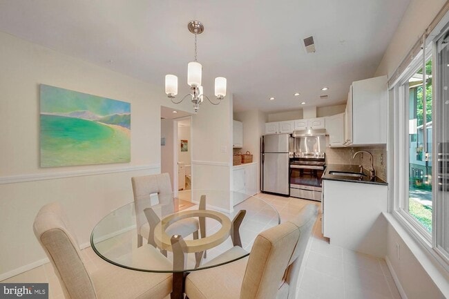 Building Photo - 1701 Westwind Way