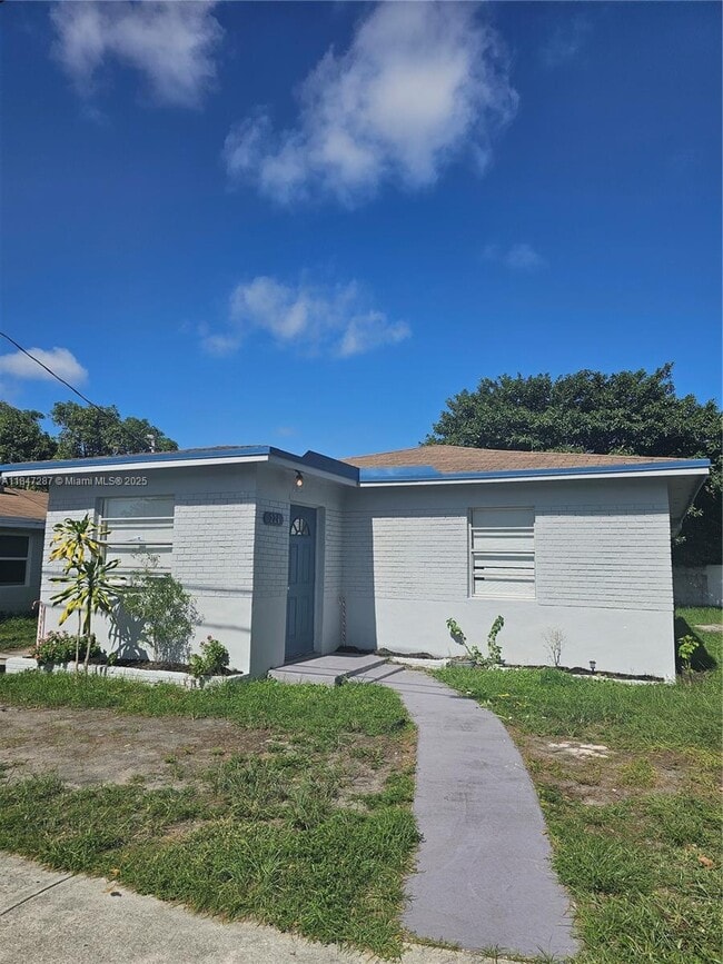 Building Photo - 224 NW 13th Ct
