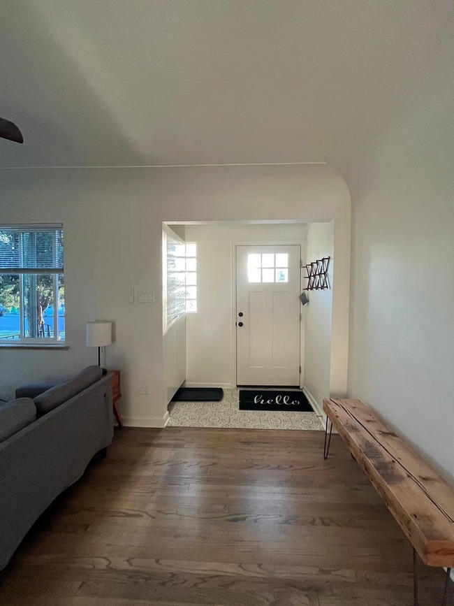 Building Photo - Gorgeous Denver Home