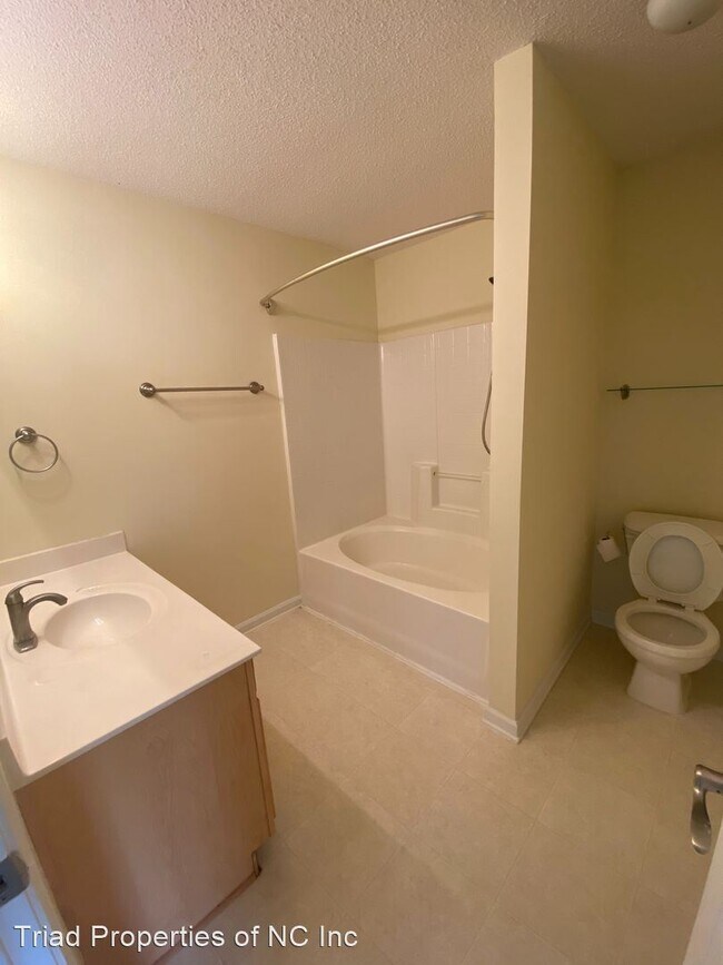 Foto del edificio - 3953 Fountain Village Ln