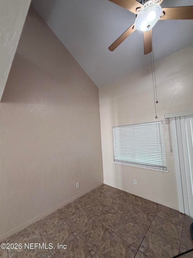 Building Photo - 1225 Songbird Ln