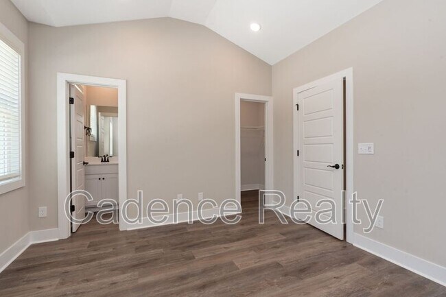 Building Photo - 1723 Perimeter Lp