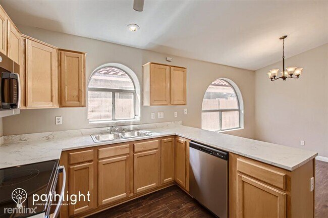 Foto del edificio - 3 br, 2 bath House - 12618 W Cambridge Ave...