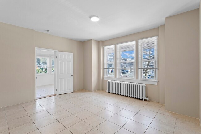 Building Photo - 4333 Ventnor Ave
