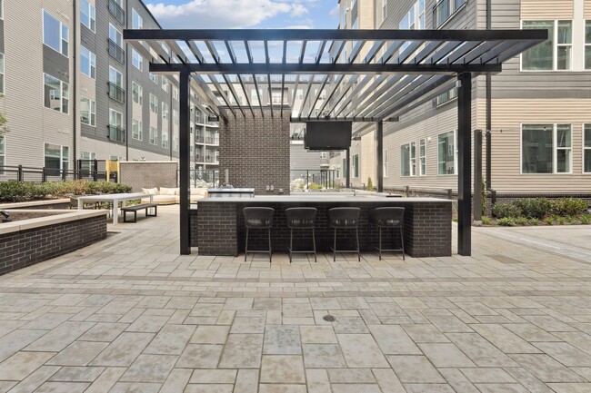 Building Photo - Logic at White Oak