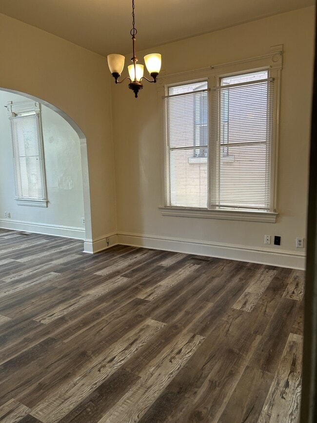 Building Photo - 844 S 300 E