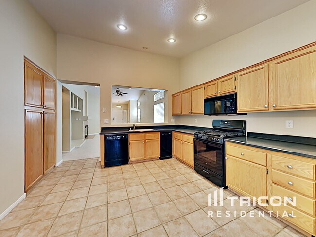Building Photo - 37 Mesquite Village Circle Henderson NV
