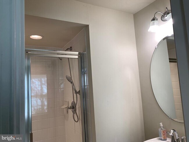 Foto del edificio - 7228 Barrberry Ln