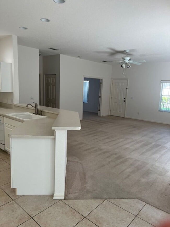 Building Photo - Heritage Oak Park Villa/ Gated Community