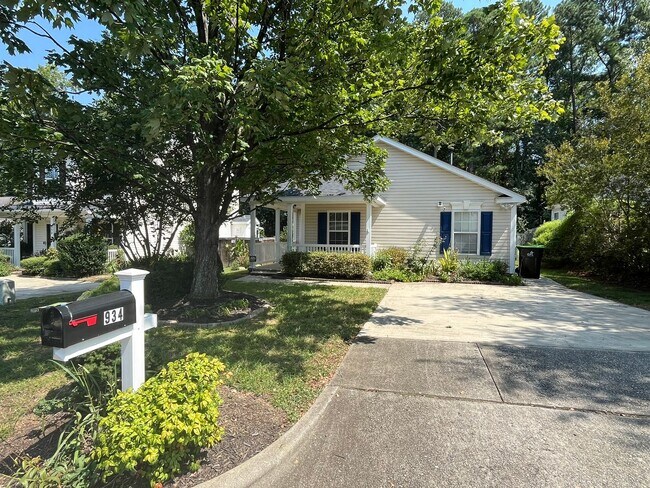 Photo - Classic 3BD, 2BA Apex Home in a Prime Loca...