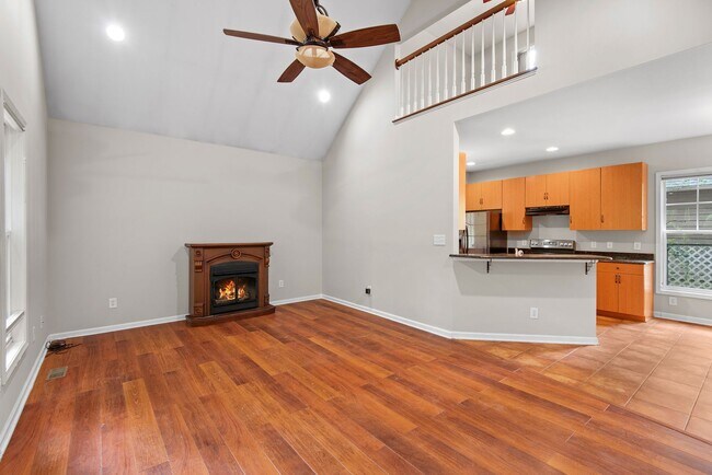 Building Photo - Charming 3 bedroom home just minutes from ...